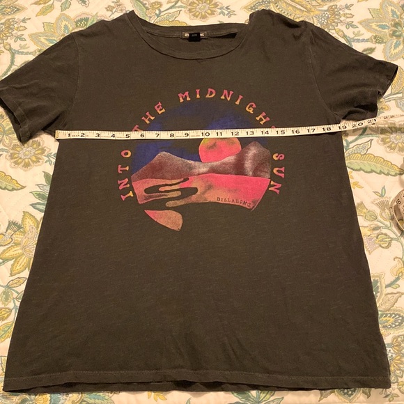 Billabong short sleeve grey t-shirt, size M. - Picture 5 of 9
